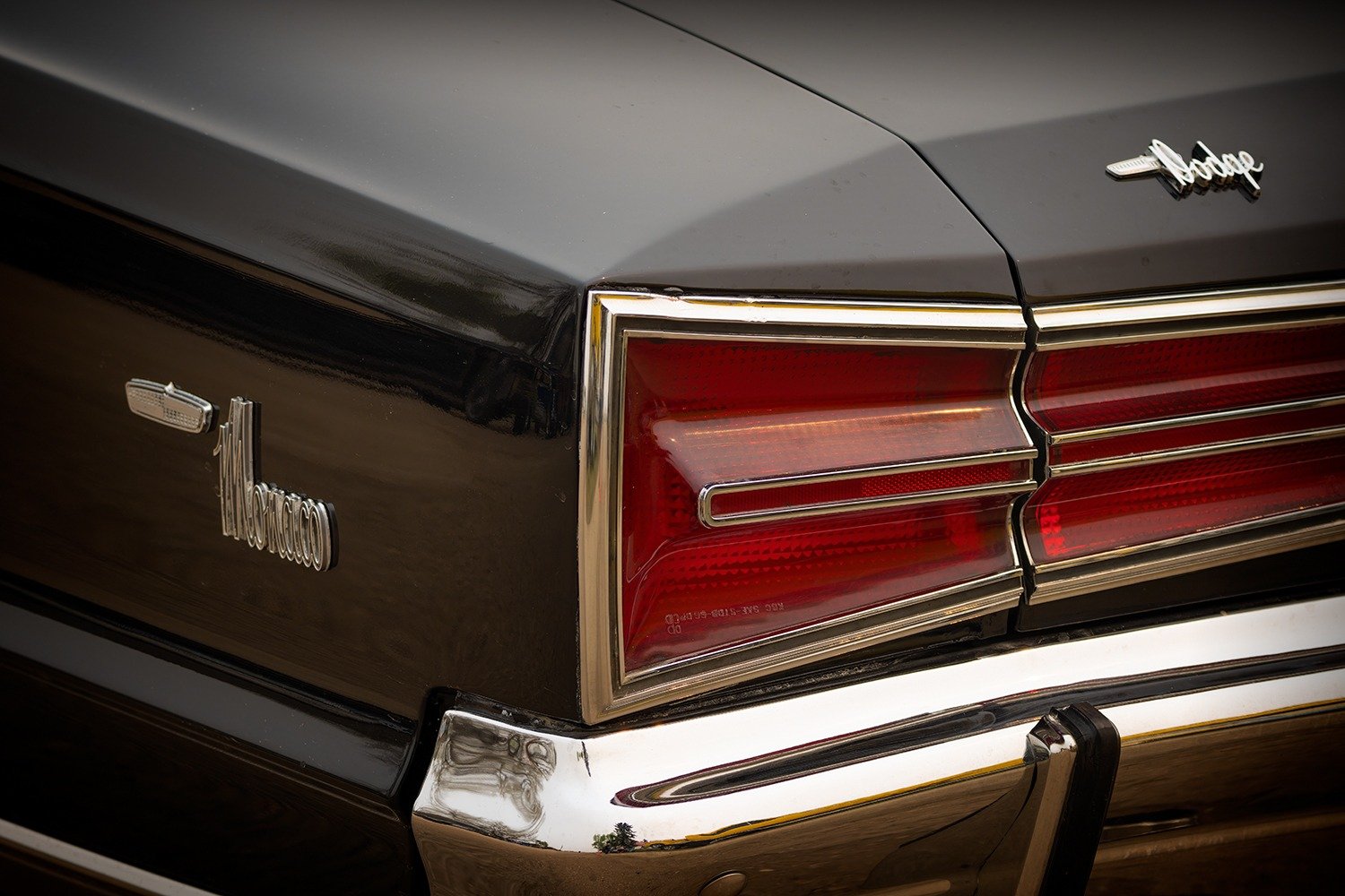 Dodge Monaco Rear Taillight and Emblem
