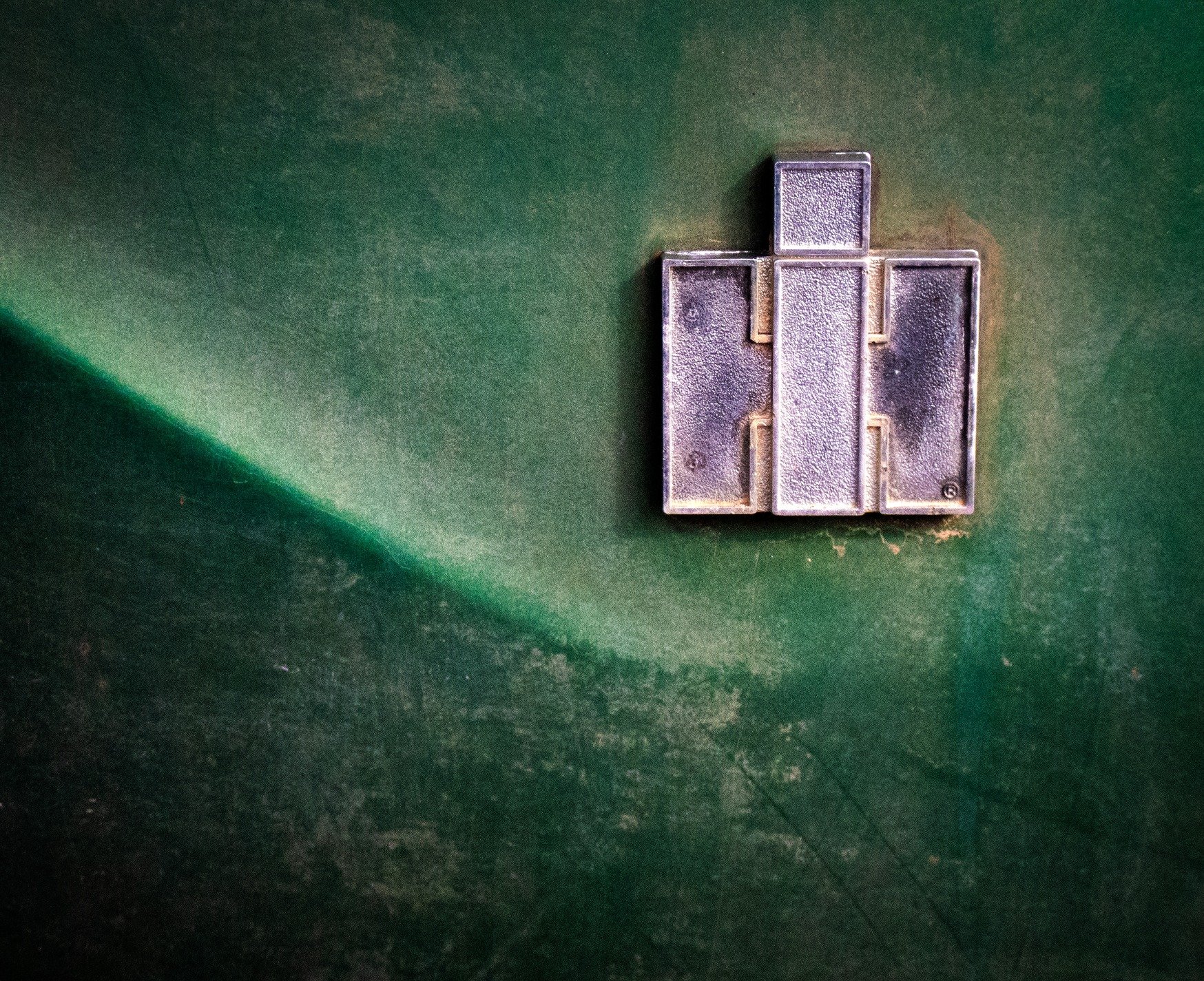 IH Emblem on Green Paint
