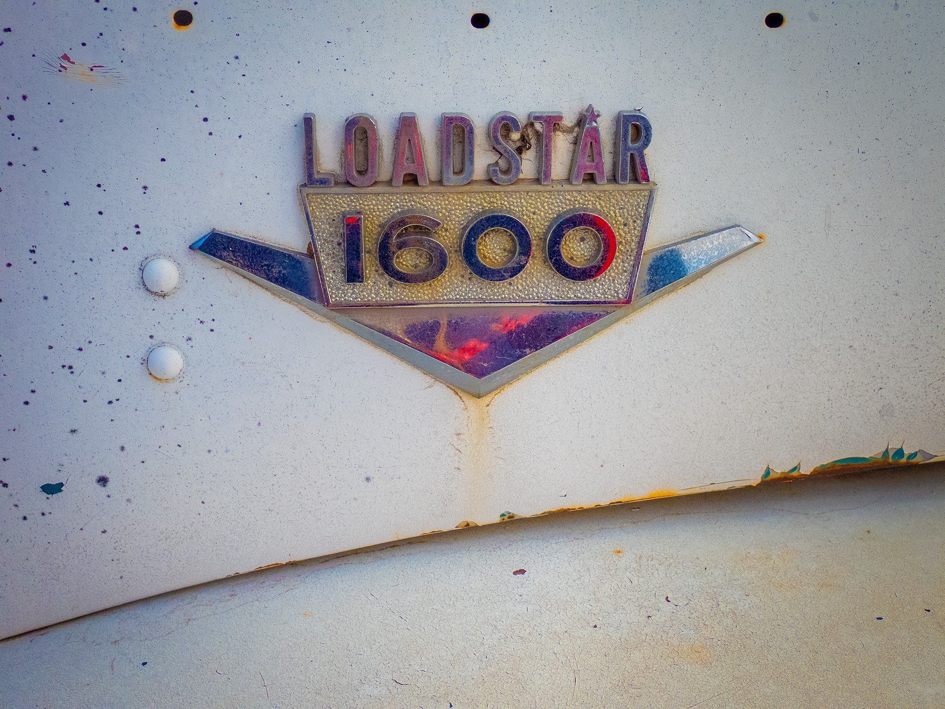 Loadstar 1600 Emblem