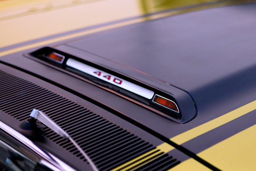 440 Hood Scoop Indicator