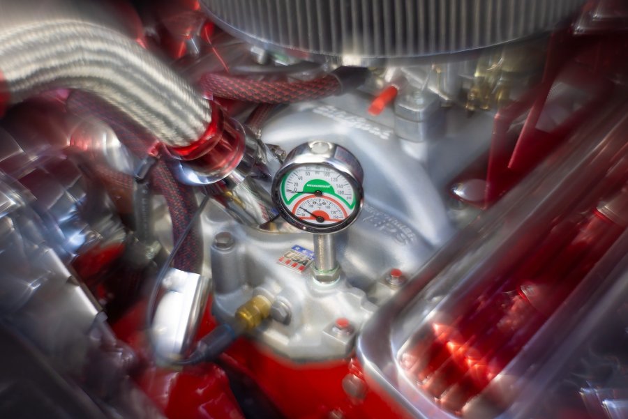 Engine Pressure Gauge
