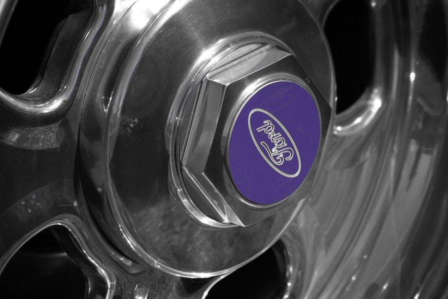 Ford Hubcap Detail